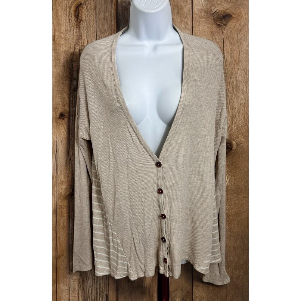 tea n rose Beige Cardigan Sweater Sz Large V-Neck Button Front Waffle Knit Long